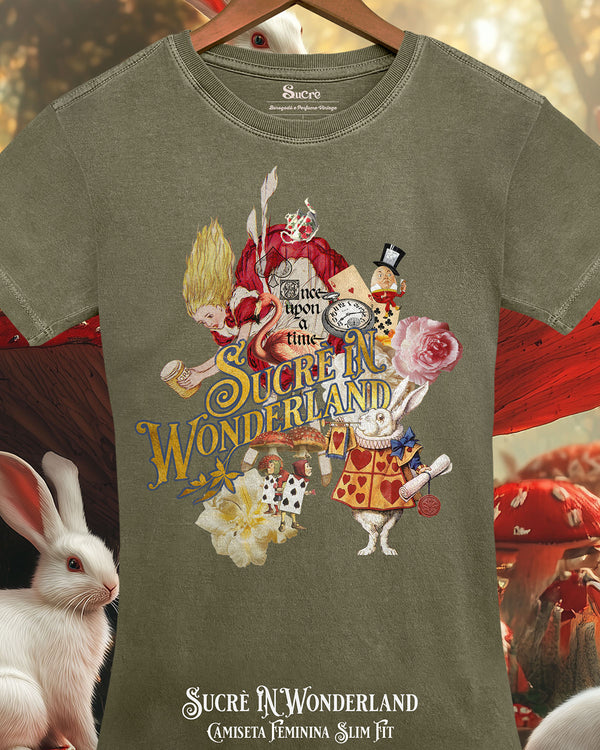 CAMISETA FEMININA SLIM FIT - SUCRÈ IN WONDERLAND Camiseta BeSucrè   